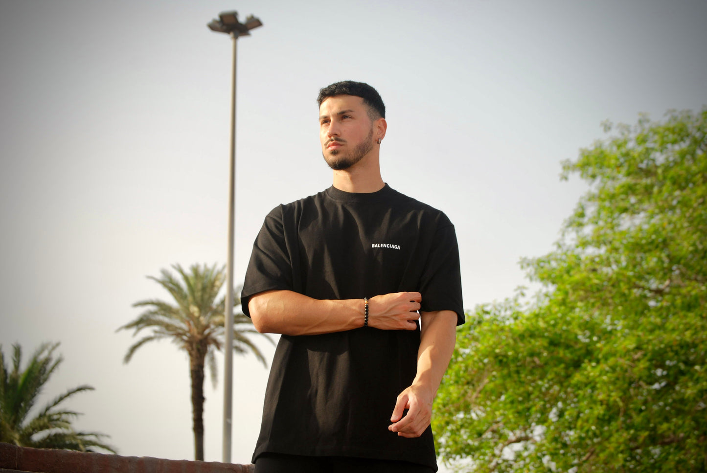 BALENCIAGA - T-SHIRT OVERSIZE NERA CON STAMPE