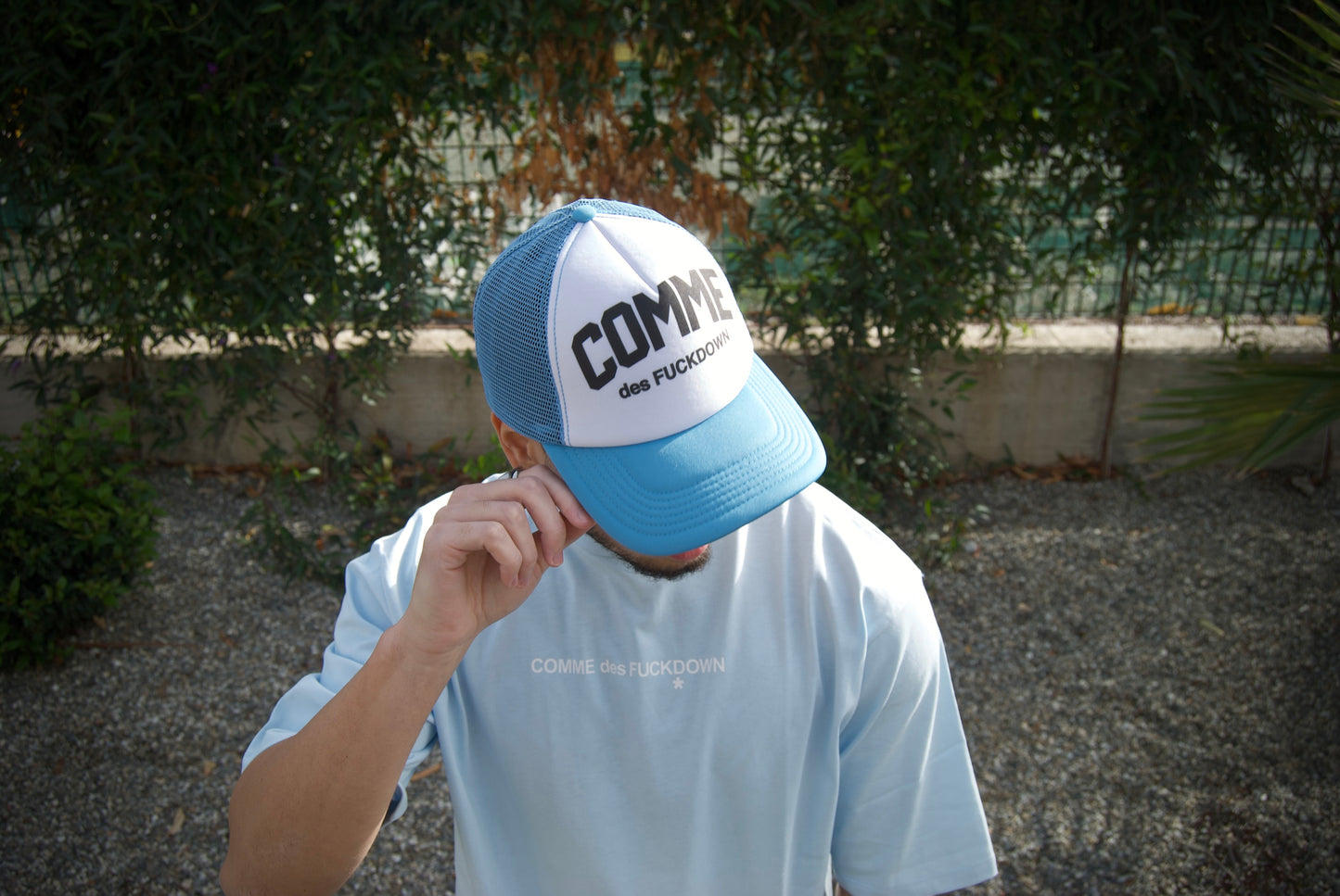 COMME des FUCKDOWN - CAPPELLO CON VISIERA E STAMPE