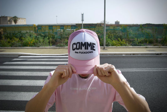 COMME des FUCKDOWN - CAPPELLO CON VISIERA E STAMPE